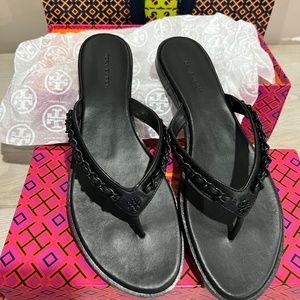 TORY BURCH EVERLY CHAIN THONG PARIS NAPPA SANDALS FLIP FLOPS 7.5 BLACK